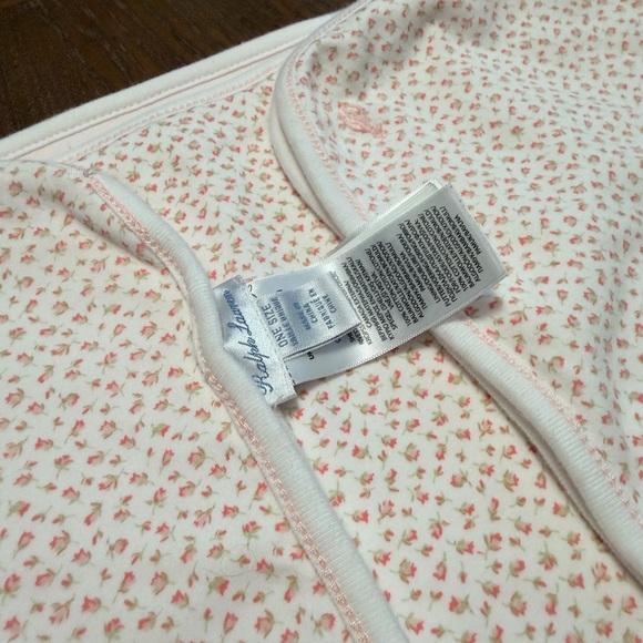 Ralph Lauren Baby Girls Reversible Floral Cotton Blanket - Picture 3 of 4